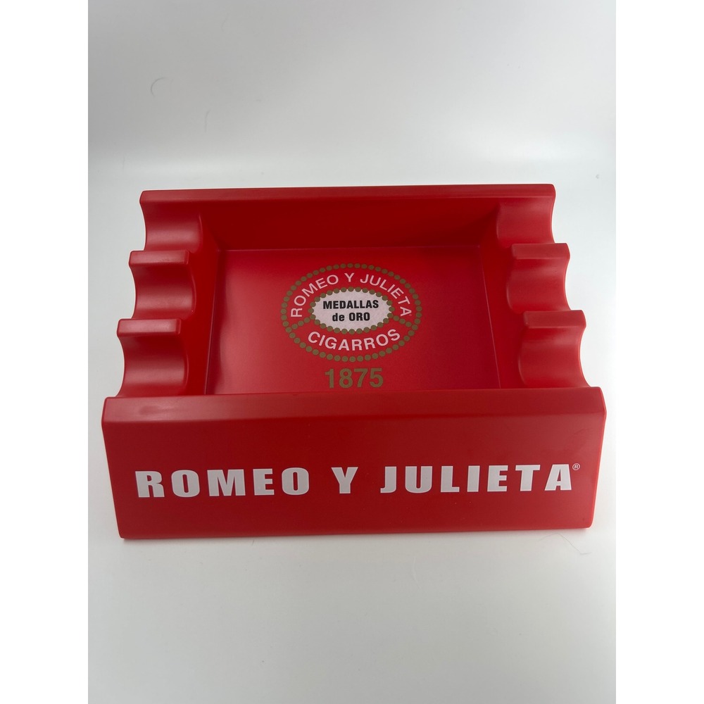 Romeo y Julieta 1875 Red Melamine 6-Cigar Ashtray Medallas de Oro Logo